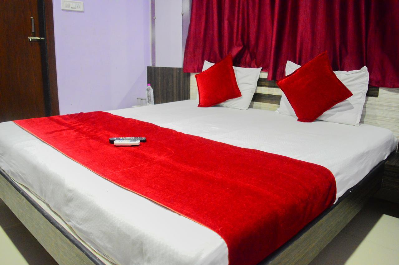 Hotel Royal Palace - 150 Meters From Mahakal Temple Ujjain Luaran gambar