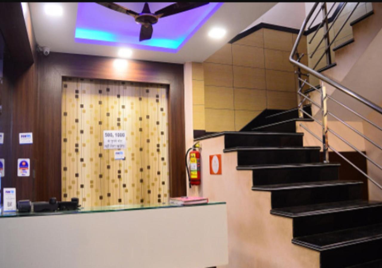 Hotel Royal Palace - 150 Meters From Mahakal Temple Ujjain Luaran gambar